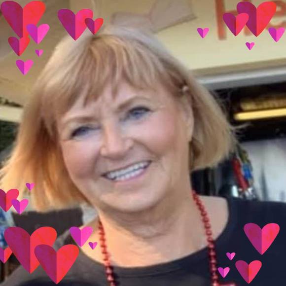 Poshmark profile picture for @cider
